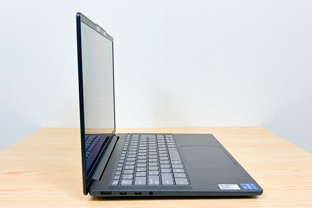 Lenovo IdeaPad Slim 5i Gen 10 (14型 Intel) 横から