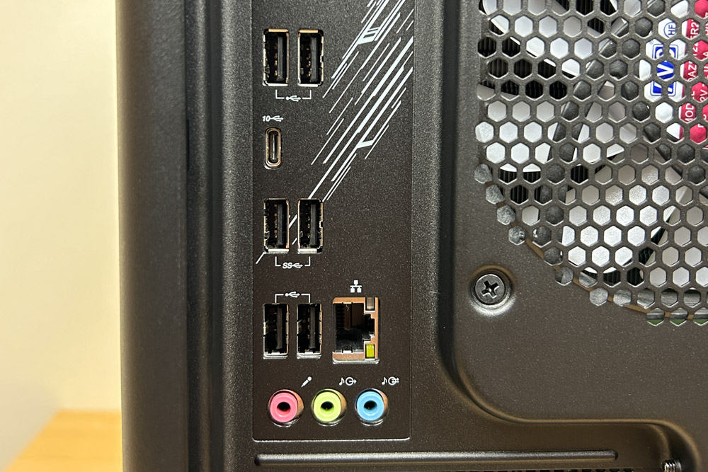 Lenovo Legion Tower 5 30IAS10 背面インターフェイス