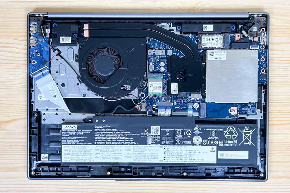 Lenovo IdeaPad Slim 5 Gen 10(16型 AMD) 筐体内部