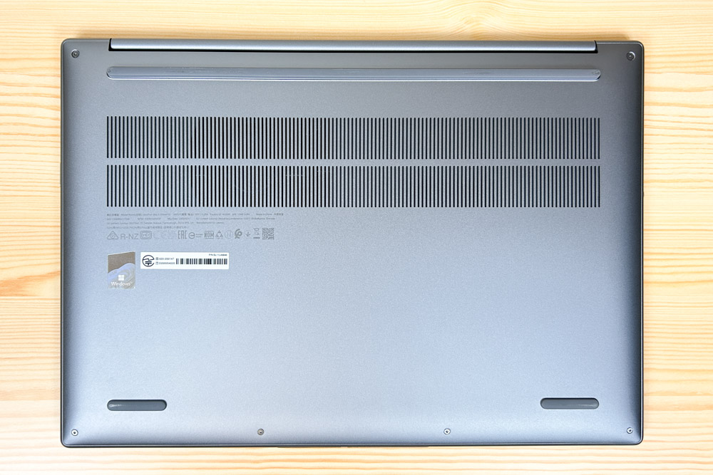 Lenovo IdeaPad Slim 5 Gen 10(16型 AMD) 底面カバー