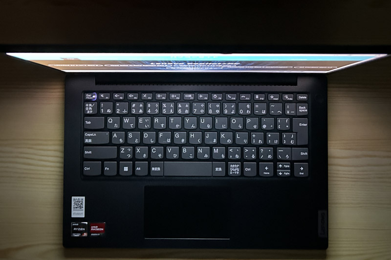 Lenovo V14 Gen 4 AMD 2025年モデル 視野角の確認　上から
