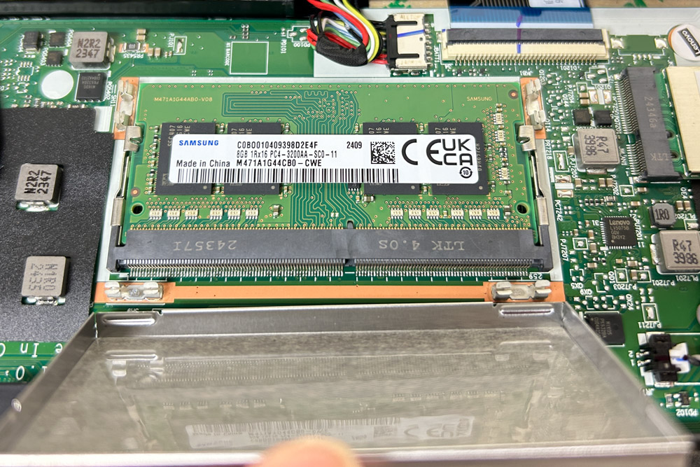 Lenovo V14 Gen 4 AMD 2025年モデル メモリスロット