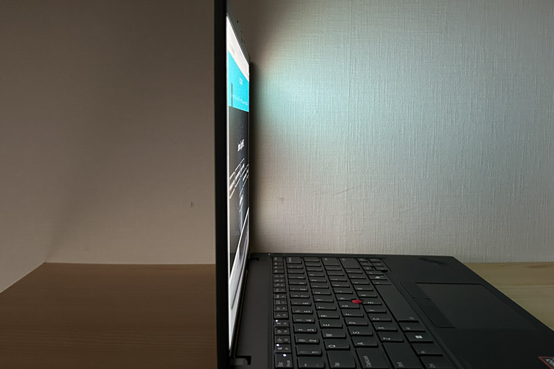 Lenovo ThinkPad T14 Gen 6 AMD(14型 AMD) ディスプレイ　視野角のチェック 真横から