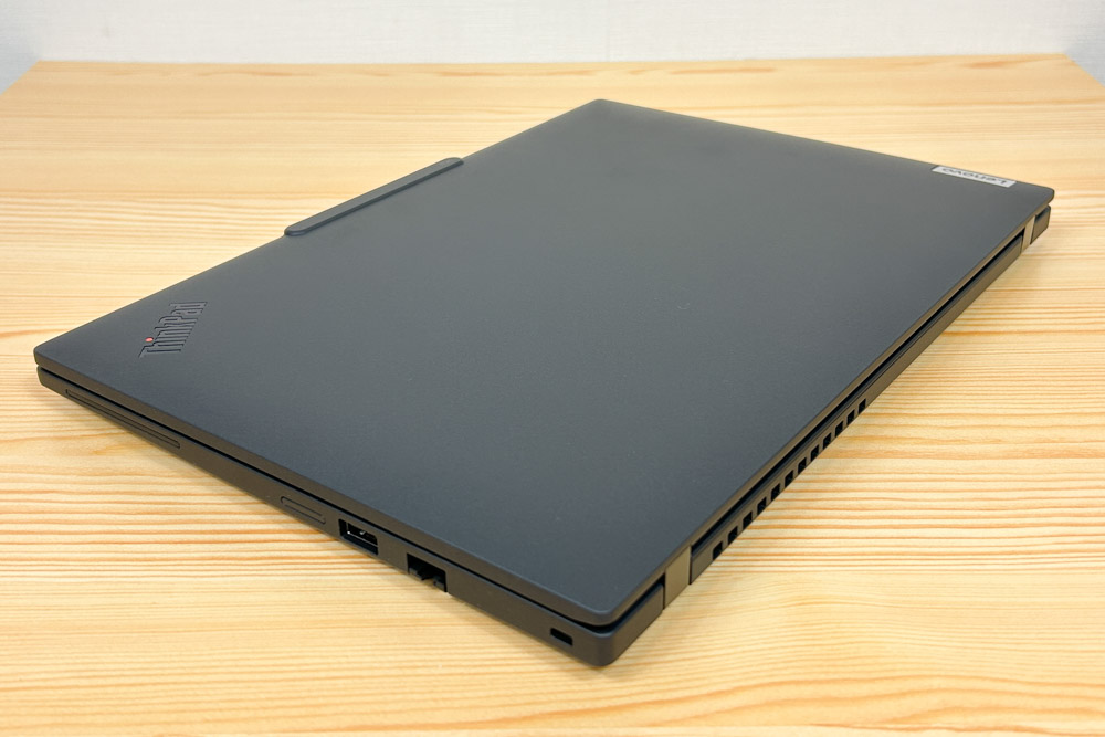 Lenovo ThinkPad T14 Gen 6 AMD(14型 AMD) 筐体
