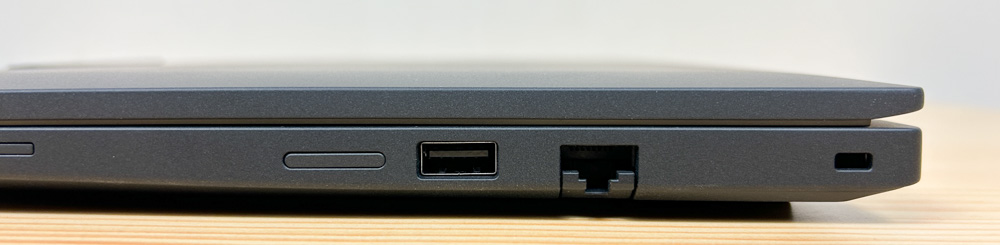 Lenovo ThinkPad T14 Gen 6 AMD(14型 AMD) 右側面インターフェイス