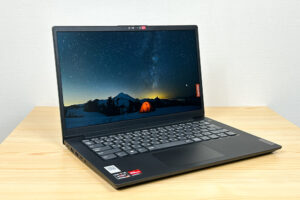 Lenovo V14 Gen 4 AMD 2025年モデル　左斜め前から