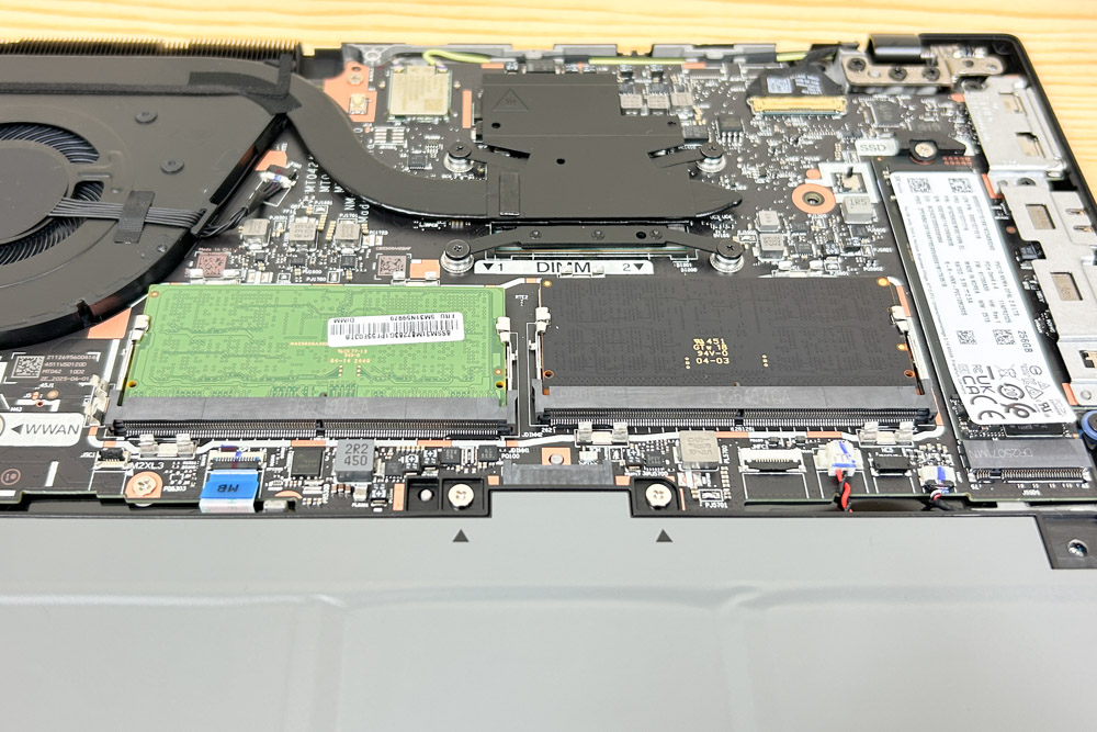 Lenovo ThinkPad T14 Gen 6 AMD(14型 AMD) メモリ増設方法
