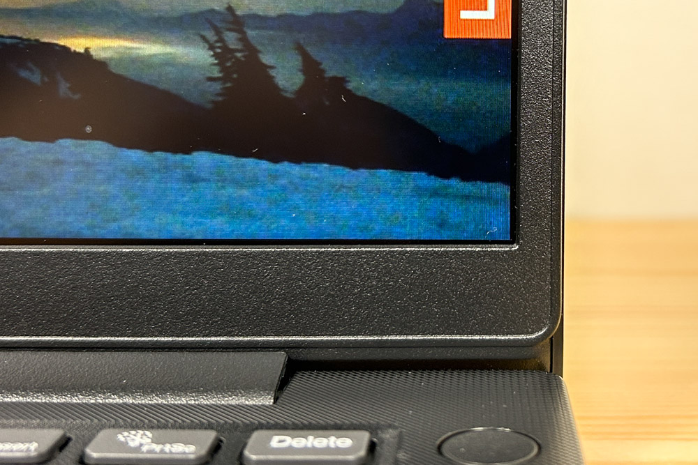 Lenovo V14 Gen 4 AMD 2025年モデル　ベゼル