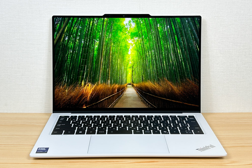 ThinkPad X9 14 Gen 1 Aura Edition(14型 Intel) グレイシャーホワイト 正面