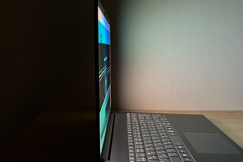 Lenovo IdeaPad Slim 5 Gen 10(16型 AMD) ディスプレイ視野角のチェック　真横