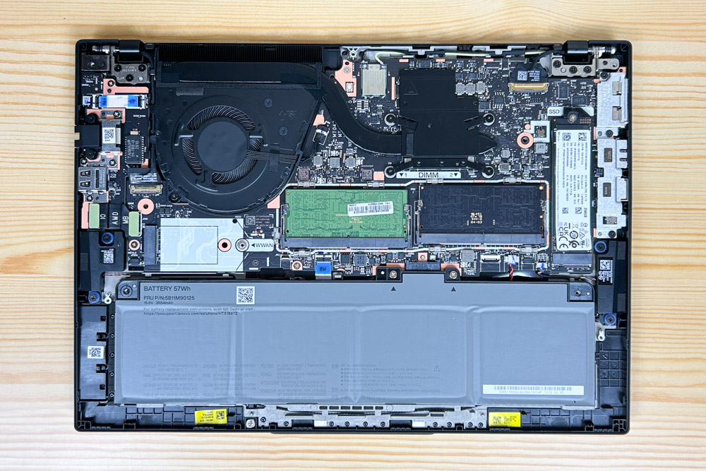 Lenovo ThinkPad T14 Gen 6 AMD(14型 AMD) 筐体内部