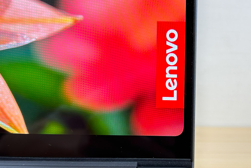 Lenovo Yoga Pro 7i Gen 10 Aura Edition(14型 Intel)　ベゼル幅