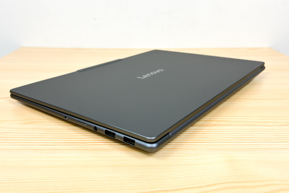 Lenovo Yoga Pro 7i Gen 10 Aura Edition(14型 Intel)　筐体