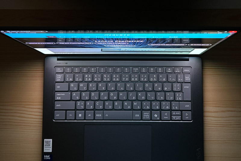 Lenovo Yoga Pro 7i Gen 10 Aura Edition(14型 Intel)　ディスプレイ 視野角チェック　上から
