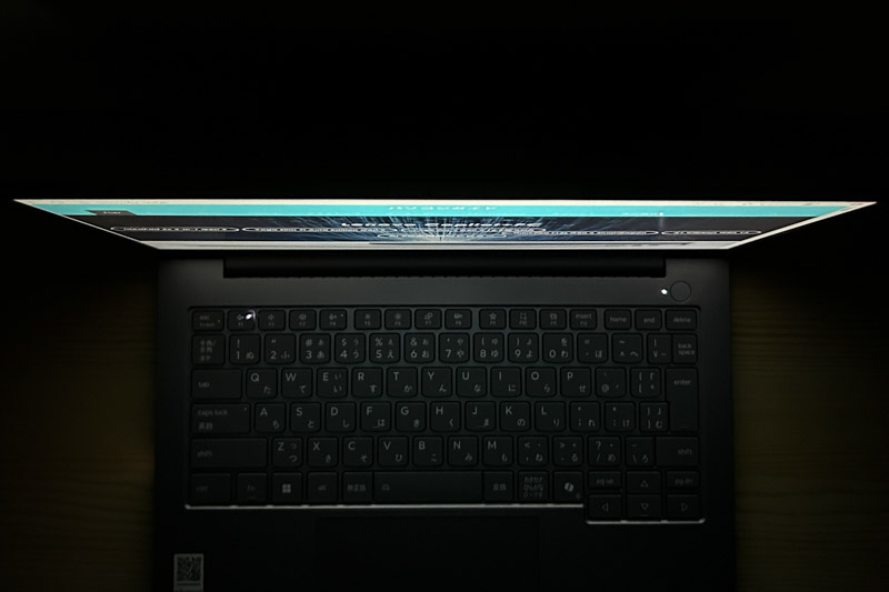 Lenovo ThinkBook 14 Gen 8 Arrow Lake(14型 Intel) ディスプレイの視野角チェック 上から