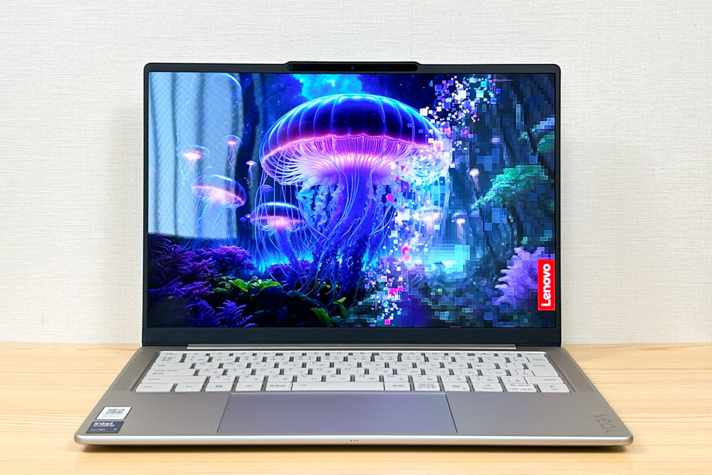 Lenovo Yoga Slim 7i Aura Edition Gen10(14型 Intel)　正面