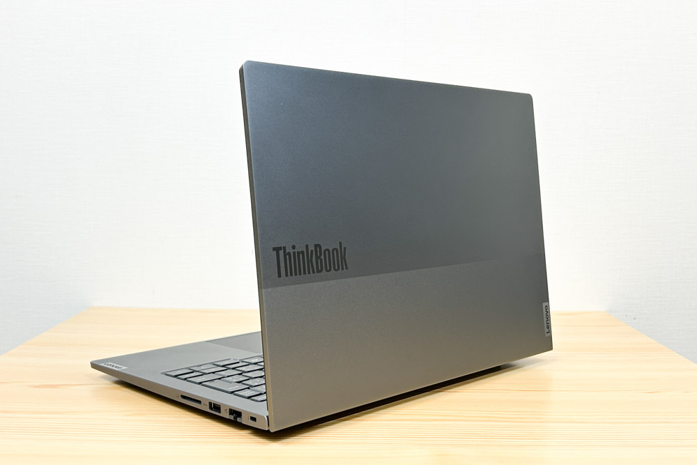 Lenovo ThinkBook 14 Gen 8 Arrow Lake(14型 Intel) 天板