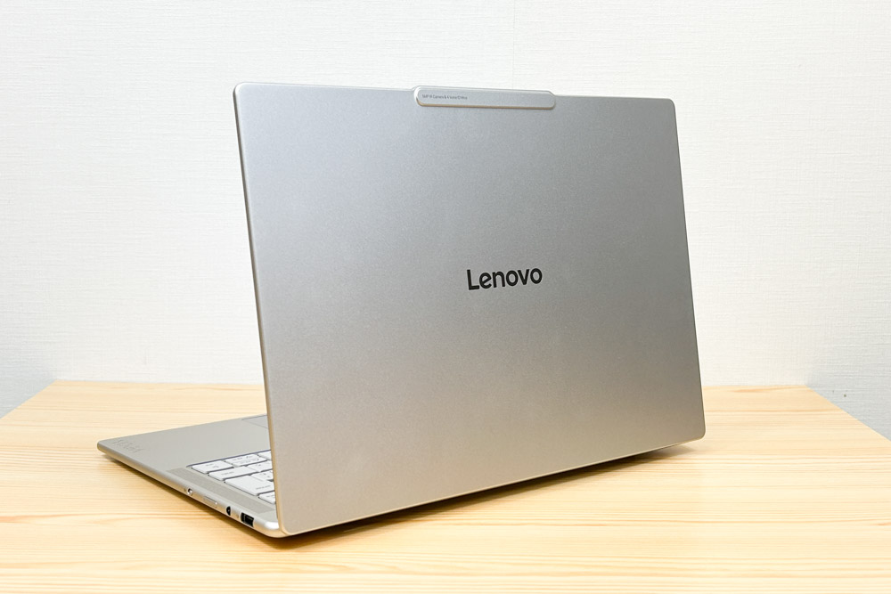 Lenovo Yoga Slim 7i Aura Edition Gen10(14型 Intel)　背面
