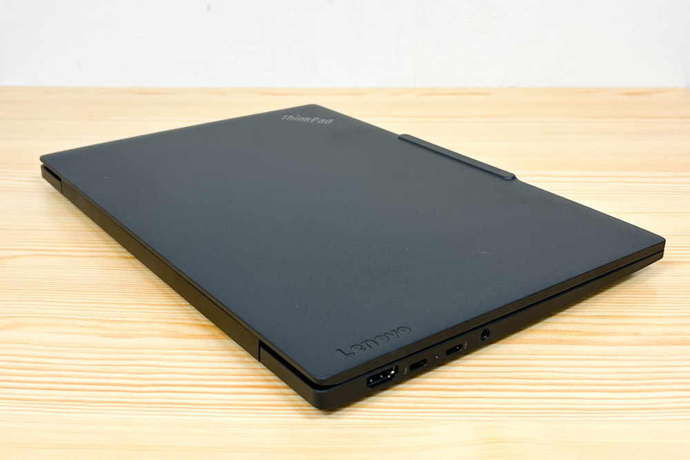 Lenovo ThinkPad X13 Gen 6(13.3型 Intel) 筐体