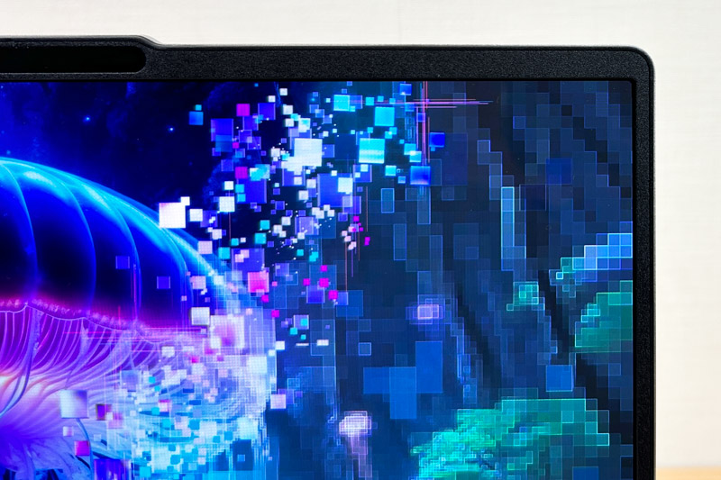 Lenovo Yoga Slim 7i Aura Edition Gen10(14型 Intel)　ベゼル幅