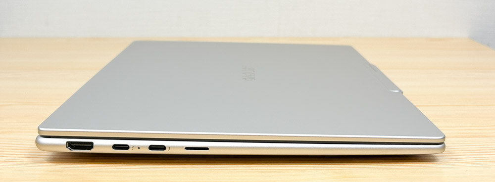 Lenovo Yoga Slim 7i Aura Edition Gen10(14型 Intel)　厚さ