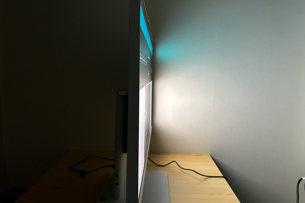 Lenovo IdeaCentre AIO 27IRH9 ディスプレイ 視野角のチェック　真横から