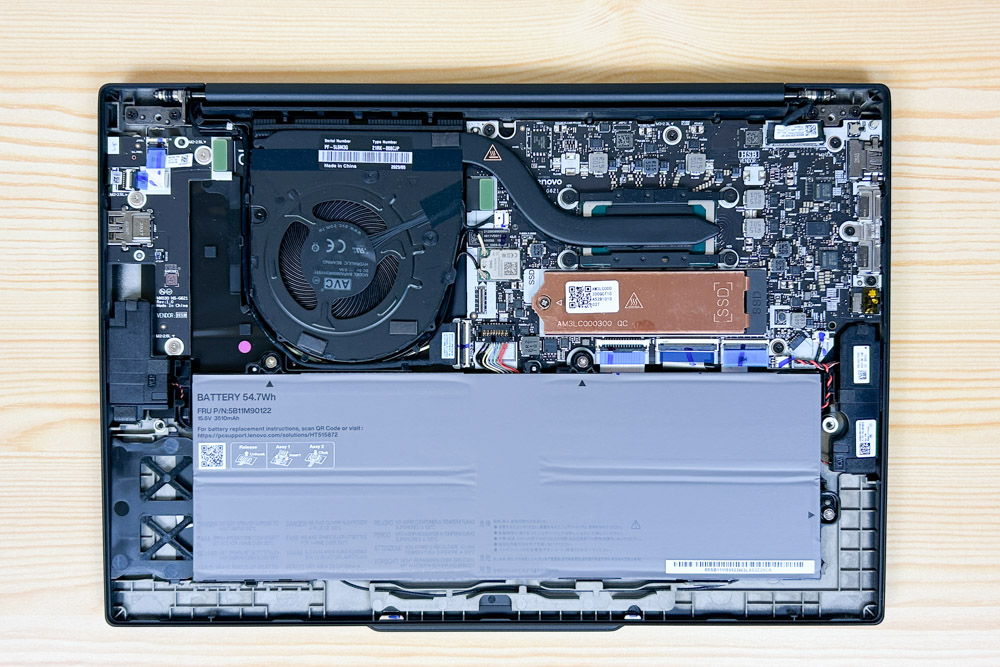 Lenovo ThinkPad X13 Gen 6(13.3型 Intel) 筐体内部