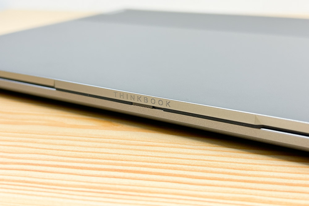 Lenovo ThinkBook 14 Gen 8 Arrow Lake(14型 Intel) ロゴ
