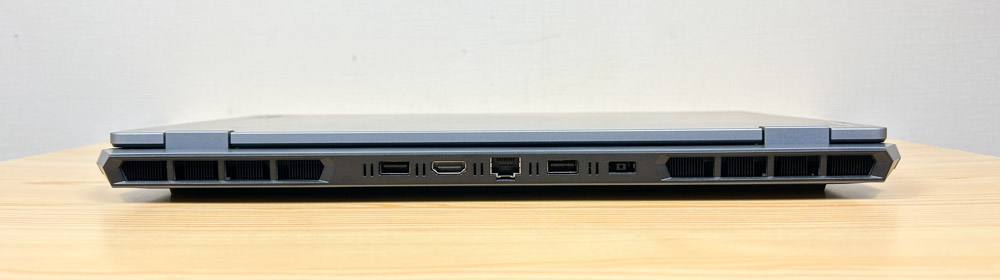 Lenovo LOQ 15IRX10（15.6型 Intel） 背面インターフェイス