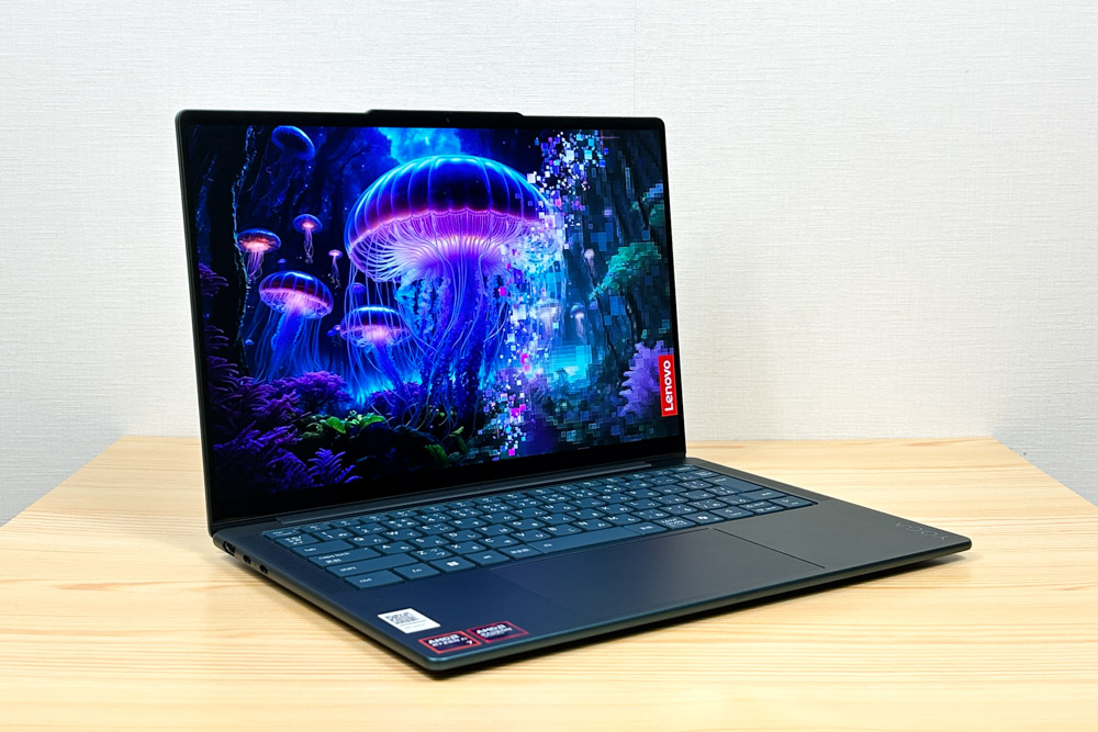 Lenovo Yoga Slim 7 Gen 10(14型 AMD) 左斜め前から