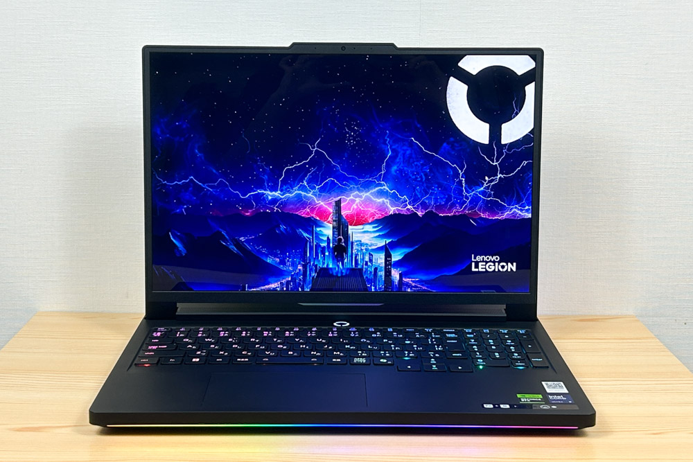 Lenovo Legion Pro 7i Gen 10(16型 Intel) 正面