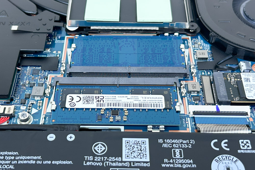 Lenovo LOQ 15IRX10（15.6型 Intel） 筐体内部　メモリスロット