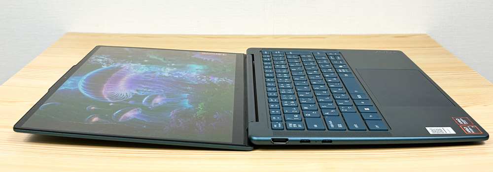 Lenovo Yoga Slim 7 Gen 10(14型 AMD) 180度開く　ディスプレイ