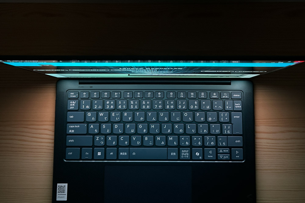Lenovo Yoga Slim 7 Gen 10(14型 AMD) ディスプレイ　視野角のチェック 上から