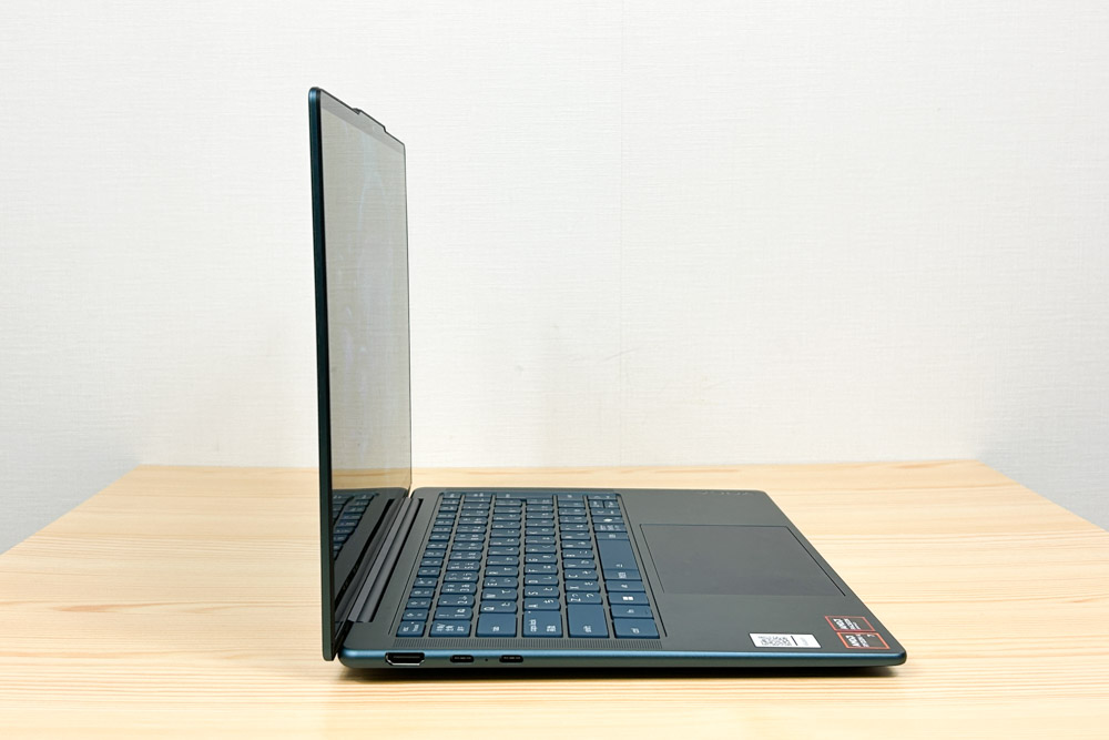 Lenovo Yoga Slim 7 Gen 10(14型 AMD) 横から