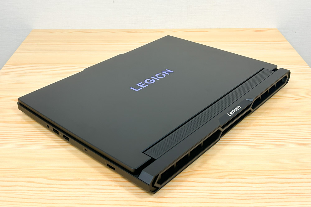 Lenovo Legion Pro 7i Gen 10(16型 Intel) 筐体