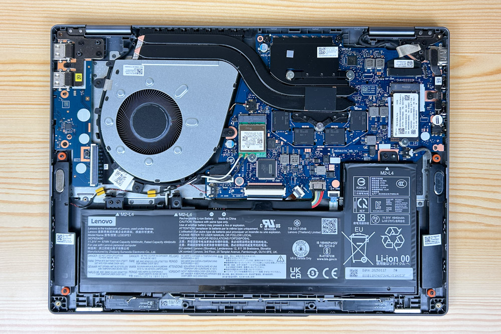 Lenovo IdeaPad 5 2-in-1 Gen 10(14型 AMD)　筐体内部
