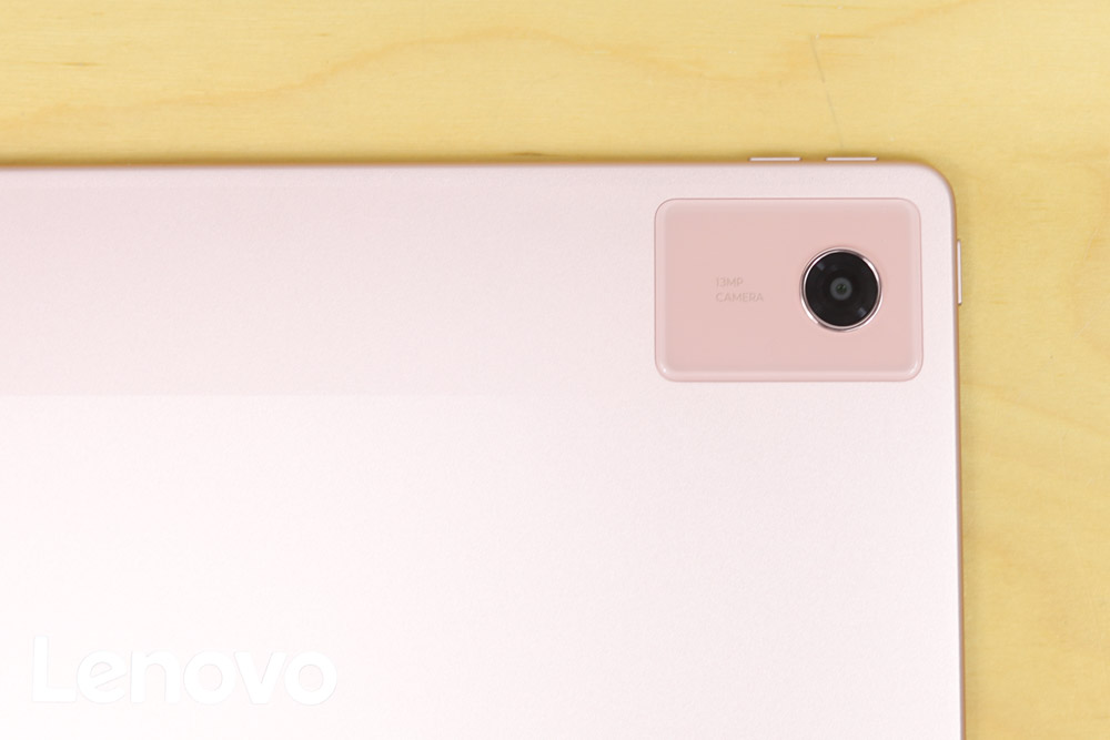Lenovo Tab Plus リアカメラ