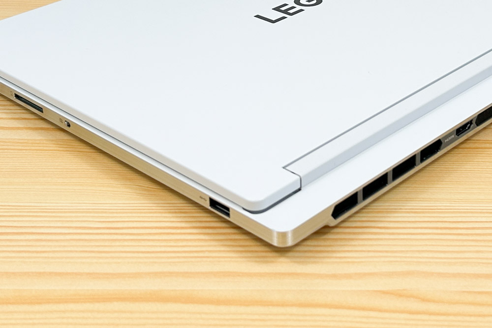 Lenovo Legion 7i Gen 10(16型 Intel)　サイドレール