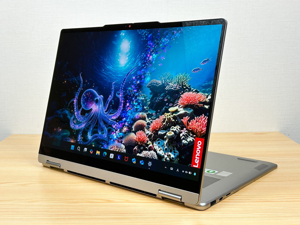 Lenovo Yoga 7i 2-in-1 Gen 10(14型 Intel)　スタンドモード