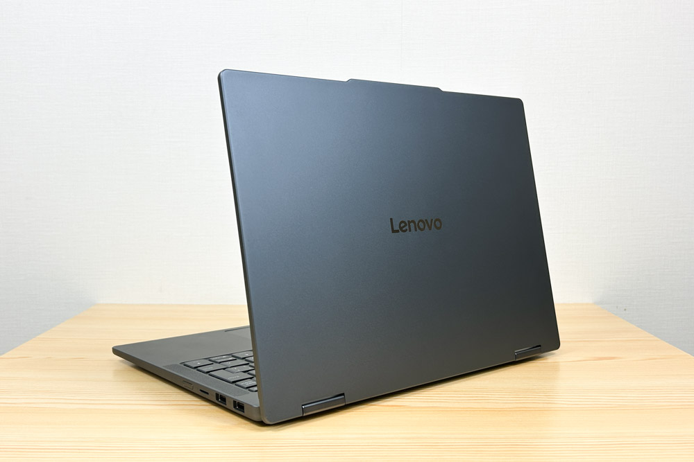 Lenovo IdeaPad 5 2-in-1 Gen 10(14型 AMD)　背面