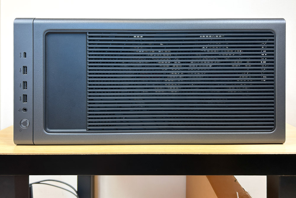 Lenovo Legion Tower 7 34IAS10 (Intel) 天面通気口