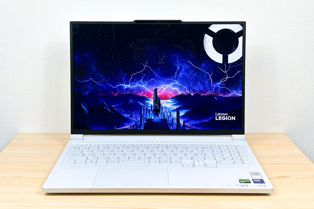 Lenovo Legion 7i Gen 10(16型 Intel)　正面