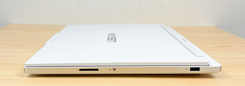 Lenovo Legion 7i Gen 10(16型 Intel)　右側面