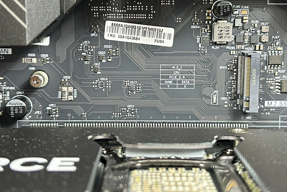 Lenovo Legion Tower 7 34IAS10 (Intel) M.2スロット