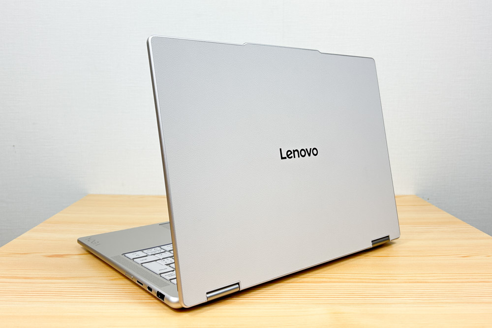 Lenovo Yoga 7i 2-in-1 Gen 10(14型 Intel)　背面