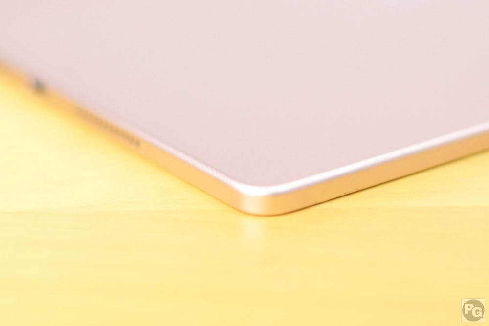Lenovo Idea Tab Plus　ユニボディのエッジ