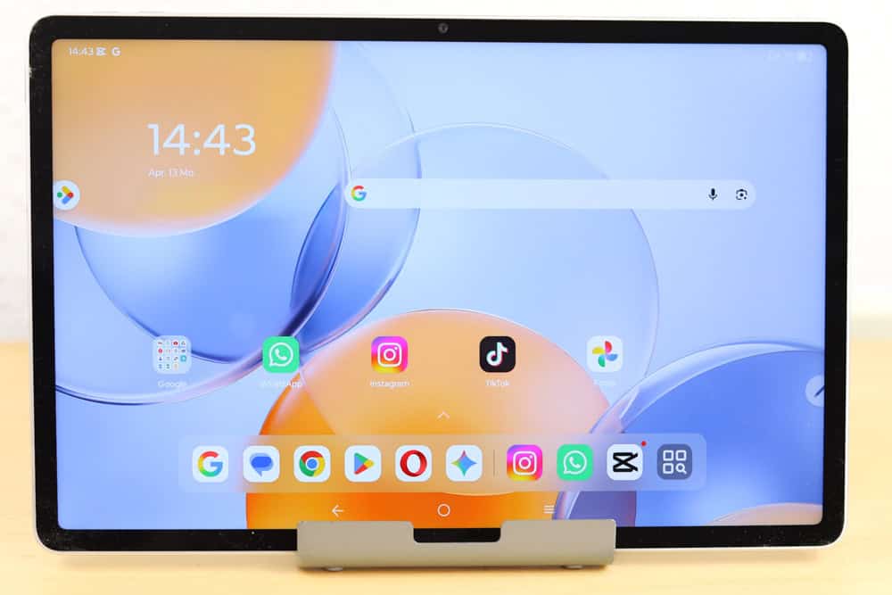 Lenovo Yoga Tabを6か月使った後のディスプレイも色鮮やかで今でも見やすい