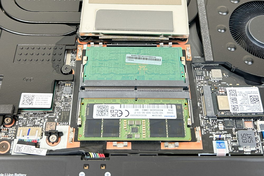Lenovo Legion 7i Gen 10(16型 Intel)　メモリスロット