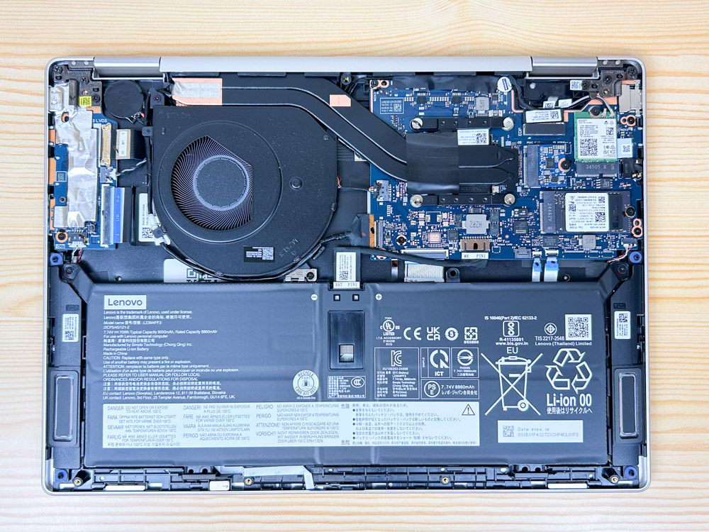 Lenovo Yoga 7i 2-in-1 Gen 10(14型 Intel)　筐体内部